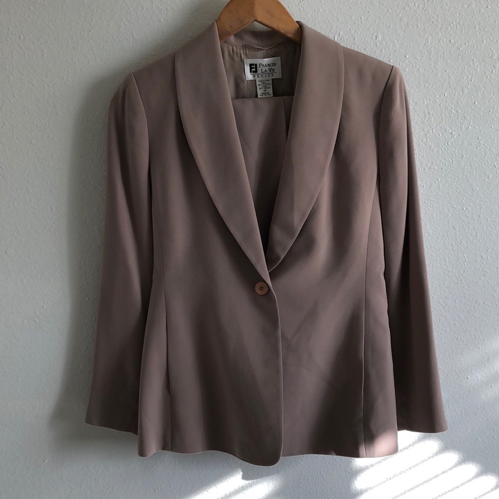 Frances La Vie Taupe Two peice suit